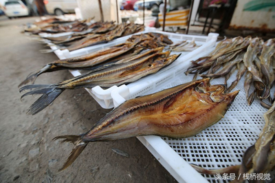 青島有種漁家特有美食甜曬魚(yú)歷史悠久,自然風(fēng)干味美無(wú)比口感勁道_美食_網(wǎng)